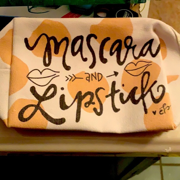 Cosmetic bag NWT - Picture 1 of 4